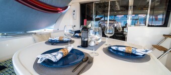 Amazing Sailboat Vacation! All-Inclusive Catamaran Charter Roatan