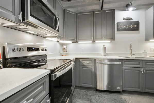 Fridge, microwave, oven, stovetop