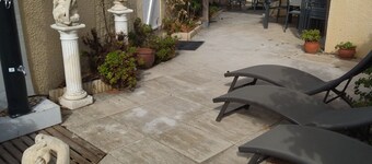 Villa in quiet residence