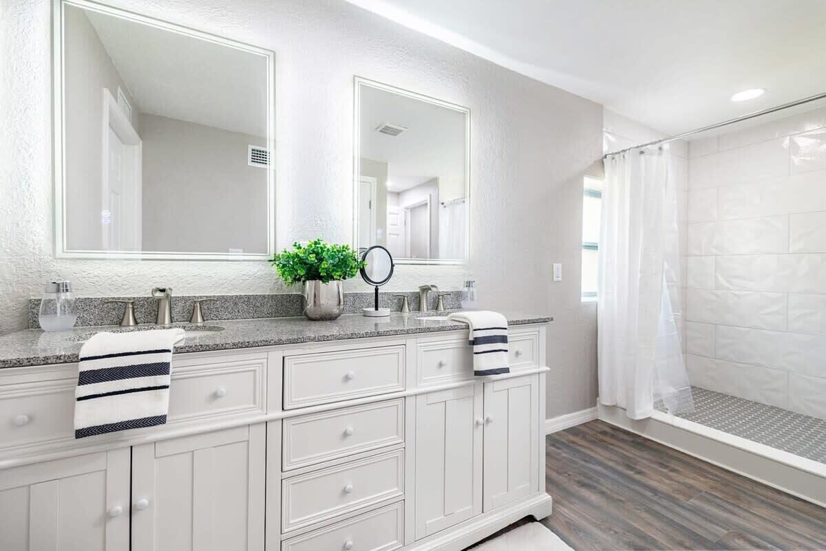 Bathtub, hair dryer, towels