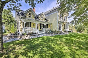 Exterior - On-Site Pond: Spacious Family Home in Jefferson! (Jefferson)