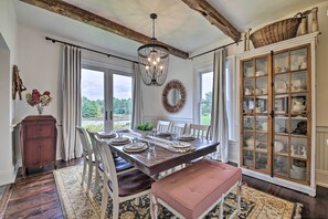 Dining - On-Site Pond: Spacious Family Home in Jefferson! (Jefferson)
