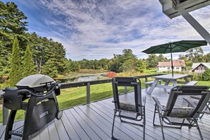 Outdoor dining - On-Site Pond: Spacious Family Home in Jefferson! (Jefferson)