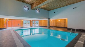 A heated pool - Wifi, 300m from resort center, fitness, swimming pool, sauna, hammam, balcony, parking, tv, 64m² (Vaujany)
