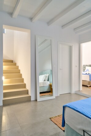 4 bedrooms, desk, iron/ironing board, free WiFi