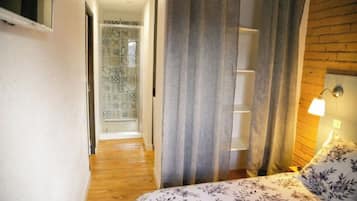 2 slaapkamers, een strijkplank/strijkijzer, gratis wifi, beddengoed