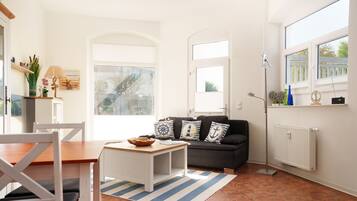 Fernseher, DVD-Player, Stereoanlage