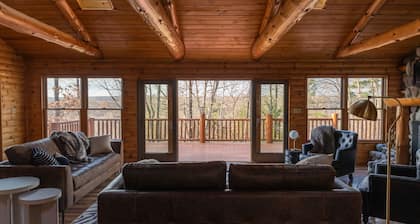 Cozy Family-sized Cabin w/hot tub - Nestled on the Muskegon River