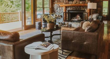 Cozy 4bdr cabin w/hot tub on the Muskegon River