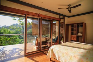 5 bedrooms, in-room safe, WiFi, bed sheets - Casa De Jaguar - Beautiful North Santa Teresa Home (Santa Teresa)