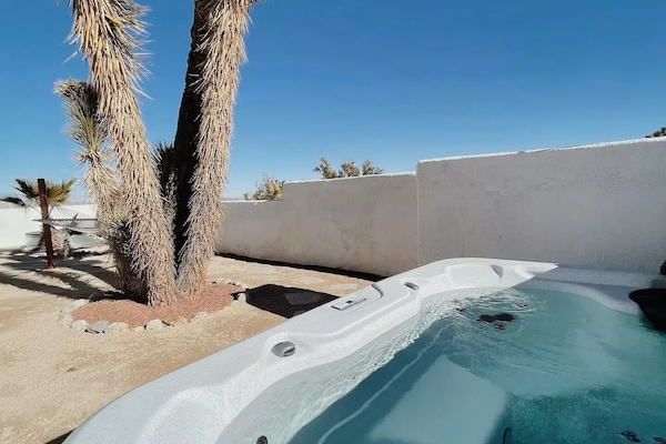 Tina de hidromasaje al aire libre