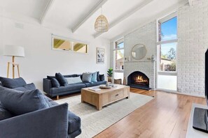 تلفزيون، مدفأة