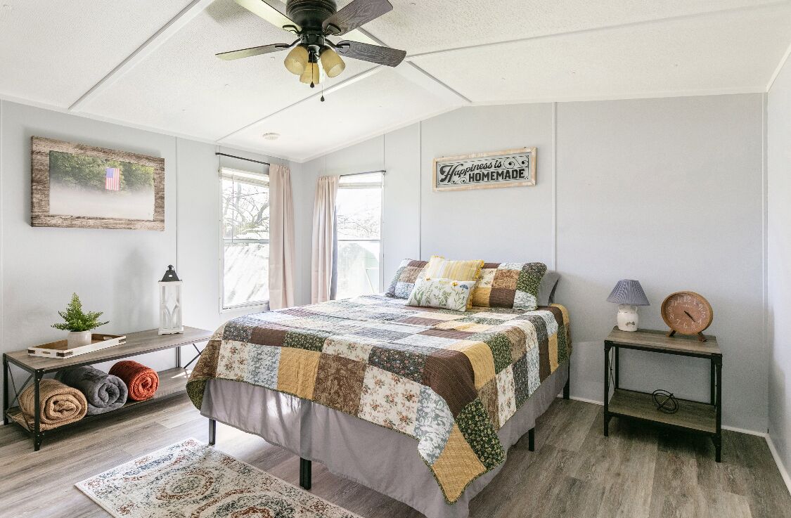 2 多间卧室、熨斗/熨衣板、免费 WiFi、床单