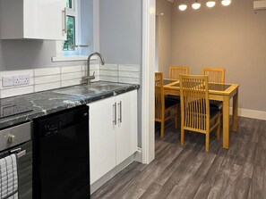 Geschirrspüler, Hochstuhl