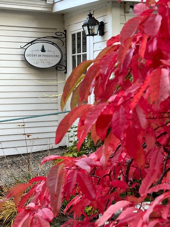 Exterior. Independence Inn