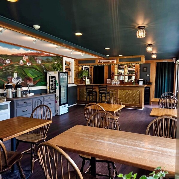 Restaurant - Independence Inn (Strafford)