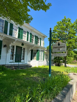 Exterior - Independence Inn (Strafford)
