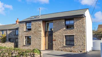 Cottage | Front of property