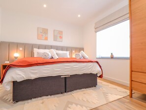 3 bedrooms, individually decorated, individually furnished, free WiFi