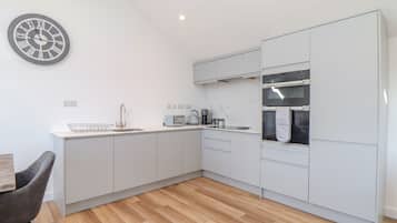 Fridge, dishwasher, electric kettle, toaster