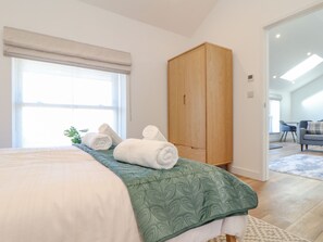 3 bedrooms, individually decorated, individually furnished, free WiFi