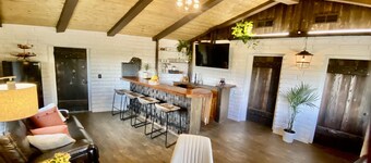 Tranquil country setting w/majestic views