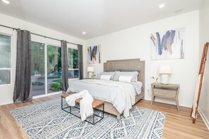 4 bedrooms, desk, iron/ironing board, travel cot