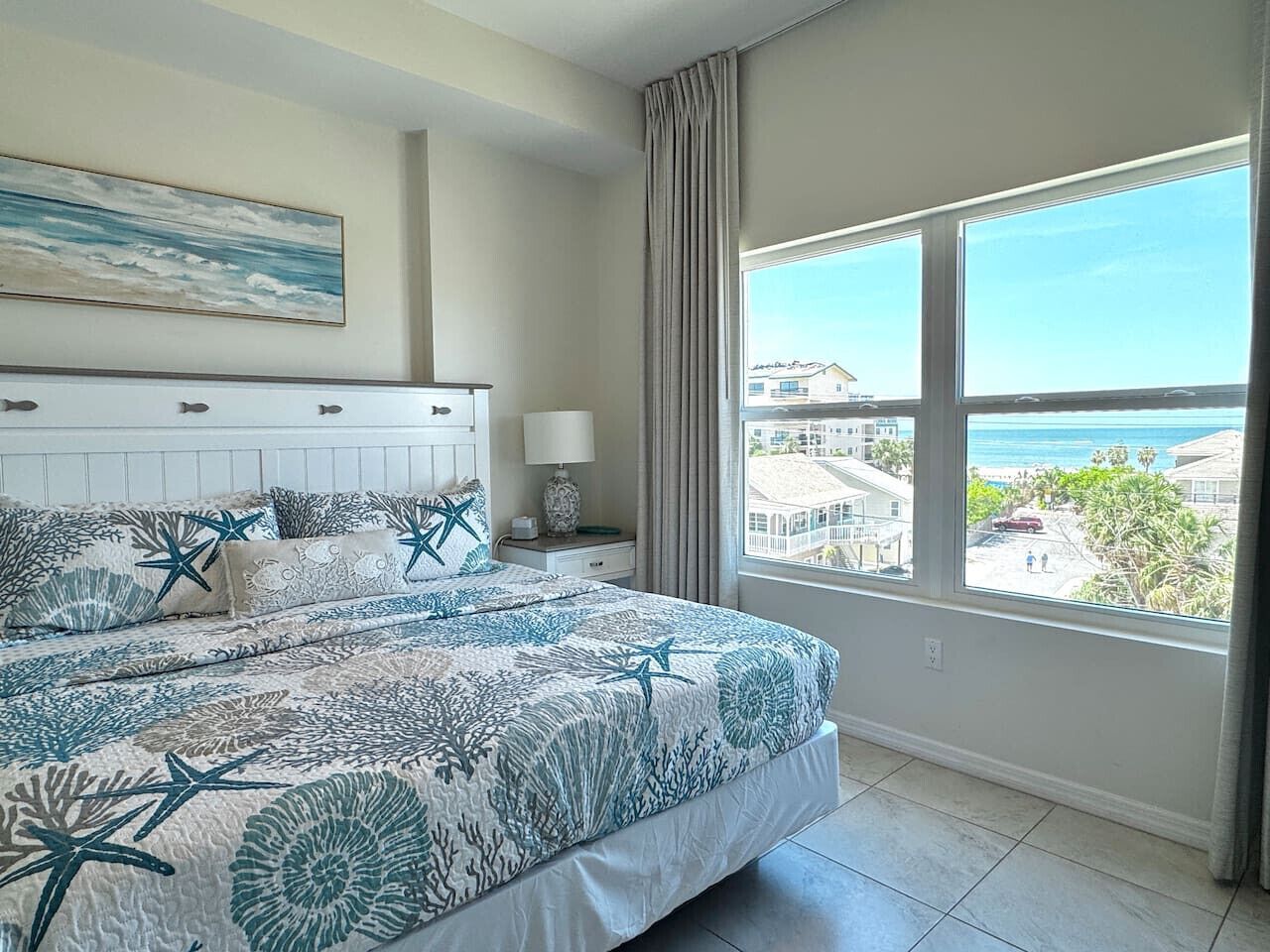 2 bedrooms, desk, iron/ironing board, travel cot