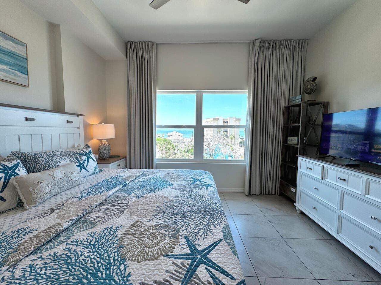 2 bedrooms, desk, iron/ironing board, travel cot