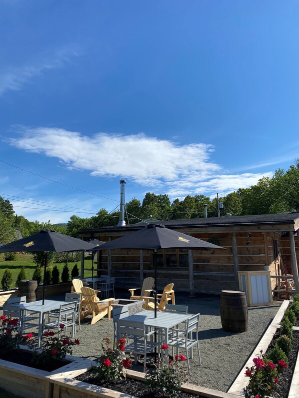 Restaurant - McCauley's Havilland Bay (Unorganized North Algoma)