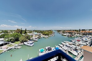 Marina - Lovely Water View Condo, Top Floor, Steps to Beach (Madeira Beach)