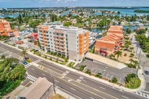 Exterior - Coastal Retreat in Madeira Beach/Johns Pass (Madeira Beach)