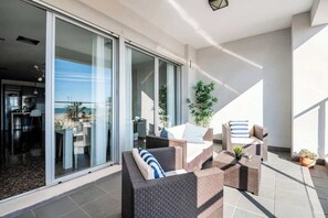 Terrace/patio - Modern flat with sea views in Valencia. (Valencia)