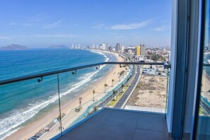 Apartment | Property grounds - Sunset View Luxury Condos (Mazatlán)