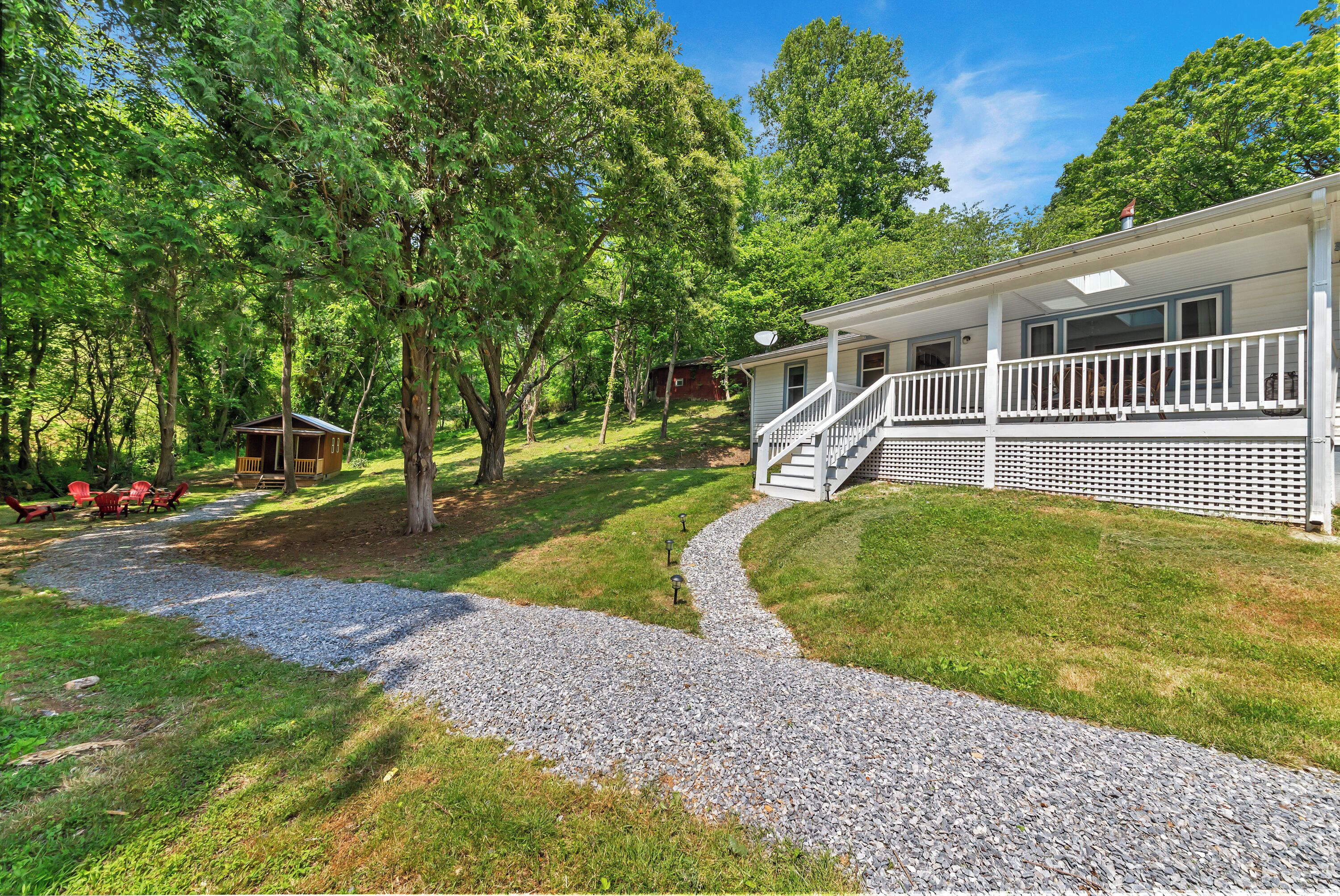 Cottage near Burnsville with Game House & Firepit