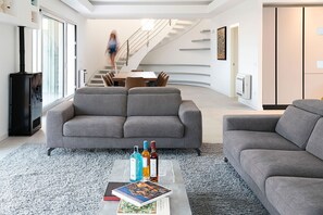 Interior - Villa Silvia with swimming pool - My Rental Homes (Syracuse)