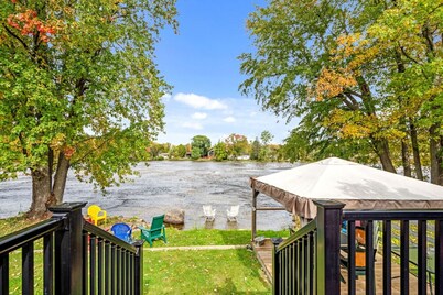 Waterfront Cottage, Wi-Fi | Netflix | Dog Friendly