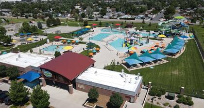 Magnolia Suite: Modern Luxury Suite Near DIA + Downtown • No Cleaning Fee