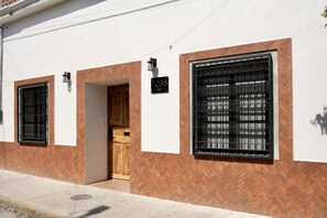 Exterior - Casa Irake - Hostel (Guadalajara)