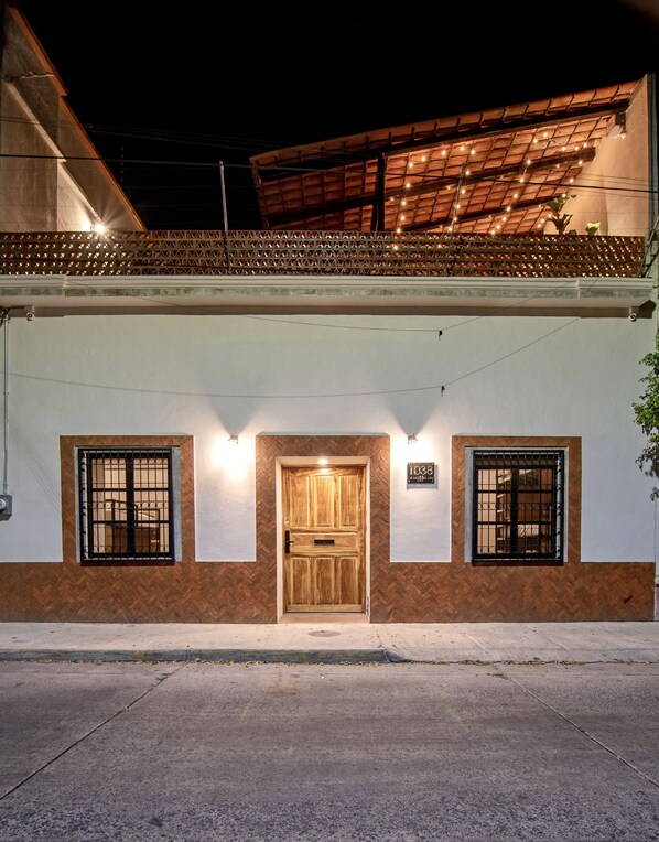 Exterior - Casa Irake - Hostel (Guadalajara)