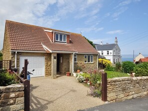Exterior - 4 bedroom accommodation in Whitby (Whitby)