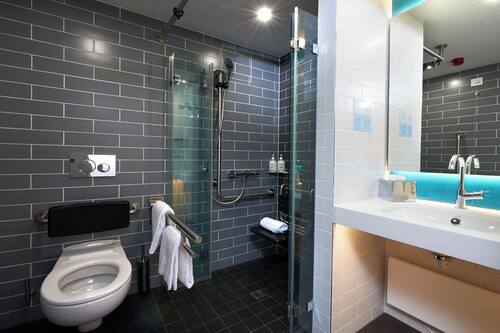 Standard Room, 1 Queen Bed, Accessible
