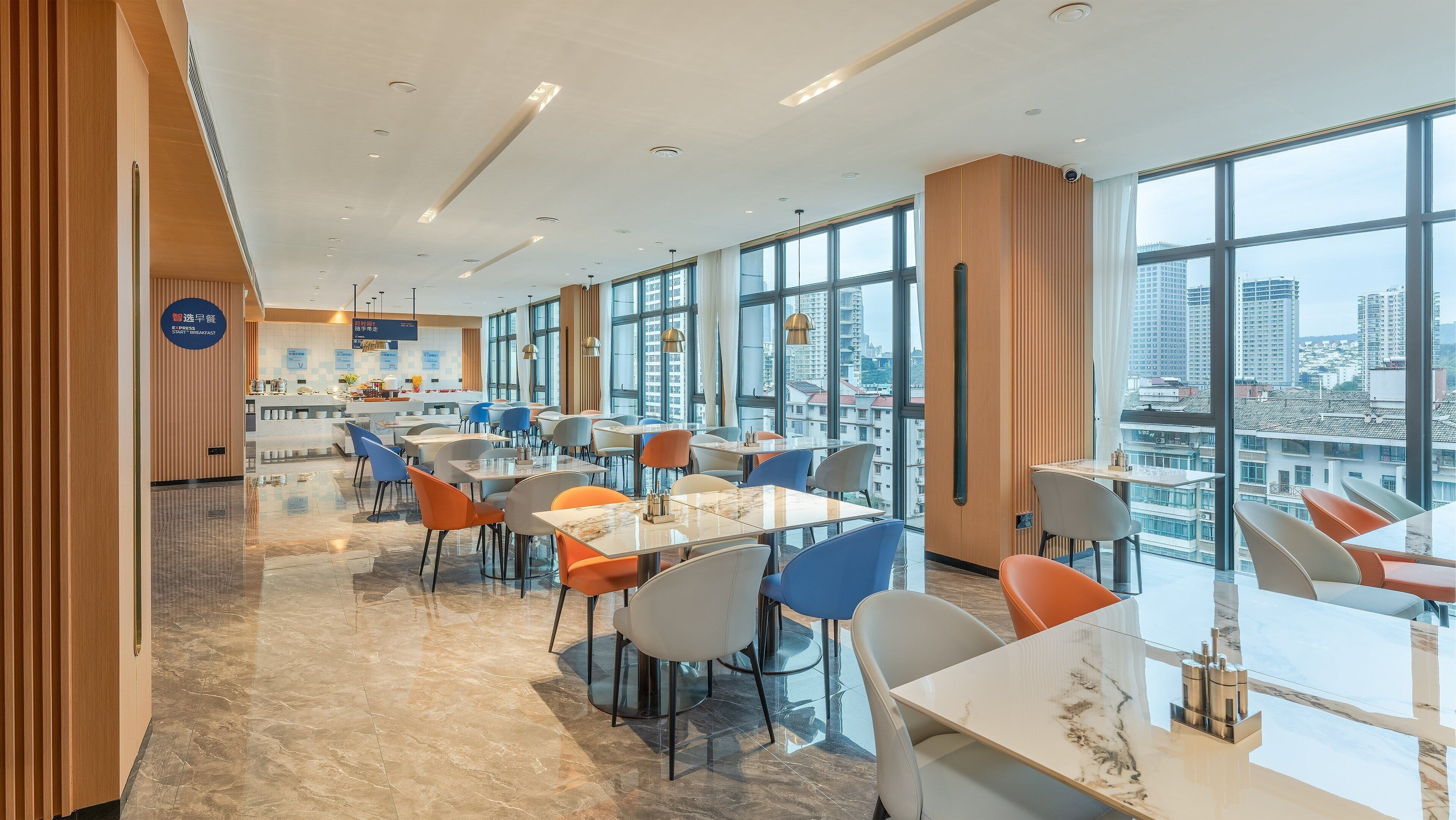 包含每日自助早餐