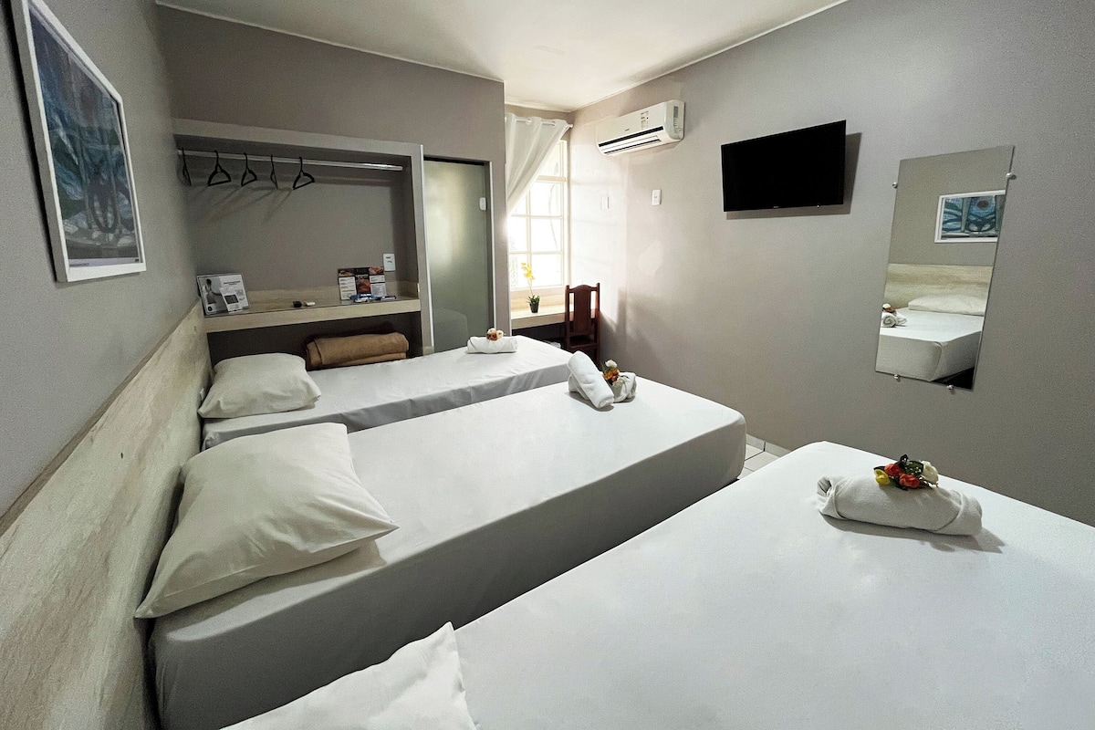 Chambre Triple Standard | Literie hypoallergénique, minibar, bureau, chambres insonorisées