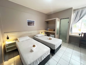 Deluxe Twin Room | Hypo-allergenic bedding, minibar, desk, soundproofing - Hotel Europa Brasília by Bsb Inn (Águas Claras)