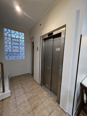 Elevator - Hotel Europa Brasília by Bsb Inn (Águas Claras)