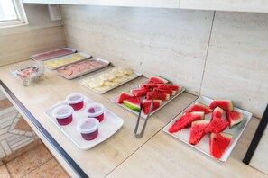 Esmorzar diari d'estil bufet gratuït 