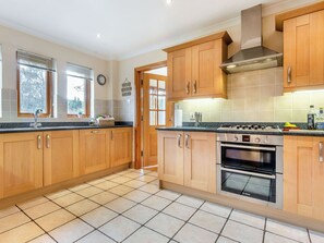 Dishwasher, high chair - 5 bedroom accommodation in Dalmally, near Taynuilt (Dalmally, near Taynuilt)