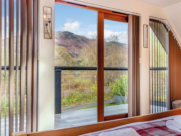 5 bedrooms, free WiFi, bed sheets