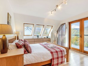 5 bedrooms, free WiFi, bed sheets - 5 bedroom accommodation in Dalmally, near Taynuilt (Dalmally, near Taynuilt)